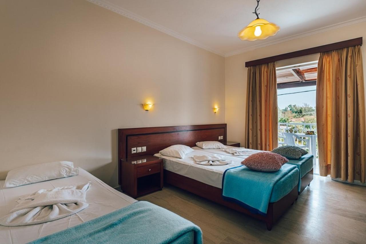 Aparthotel Bluewaves Laganas Esterno foto