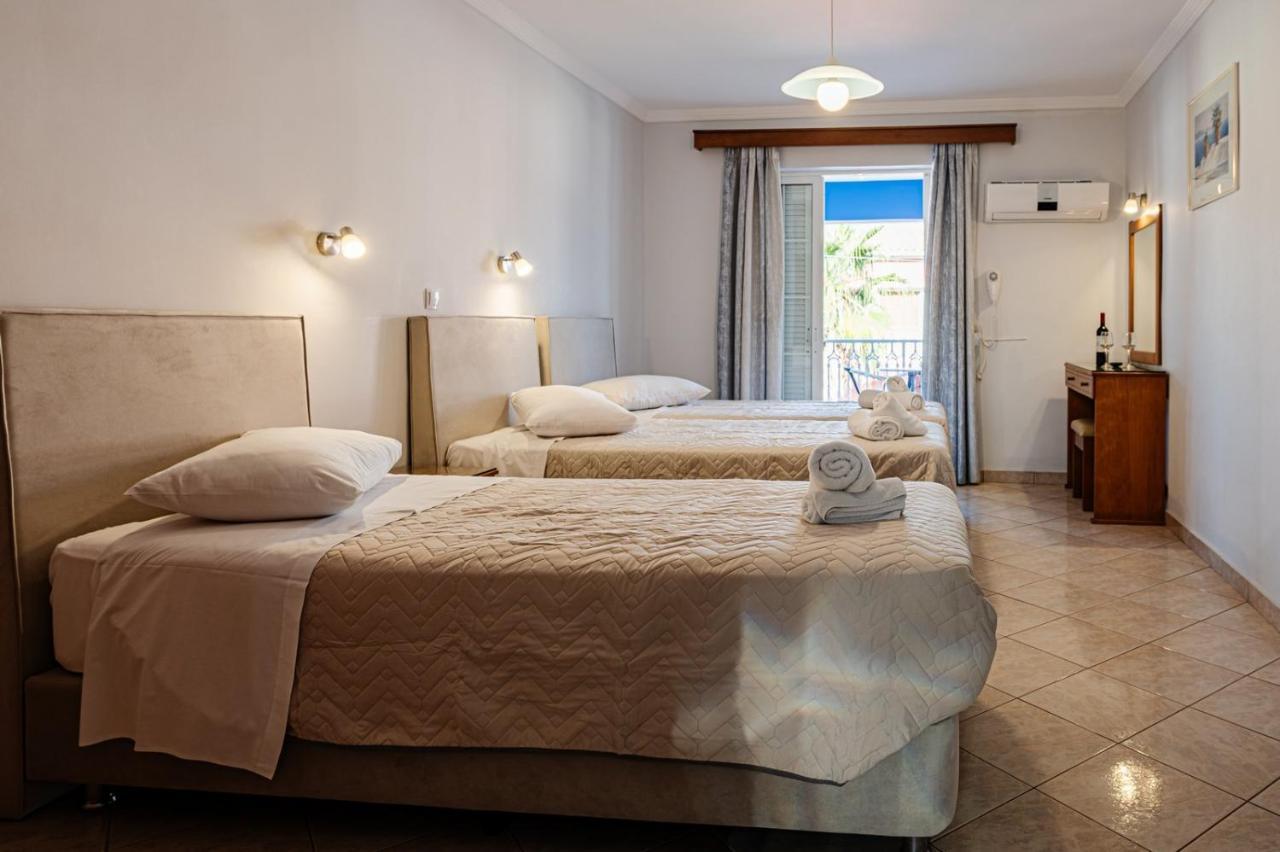 Aparthotel Bluewaves Laganas Esterno foto