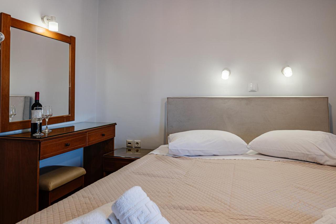 Aparthotel Bluewaves Laganas Esterno foto