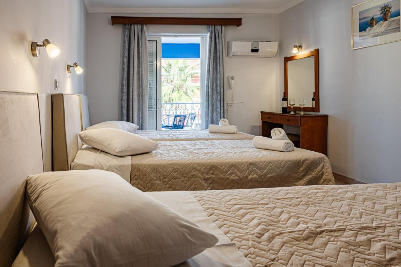 Aparthotel Bluewaves Laganas Esterno foto