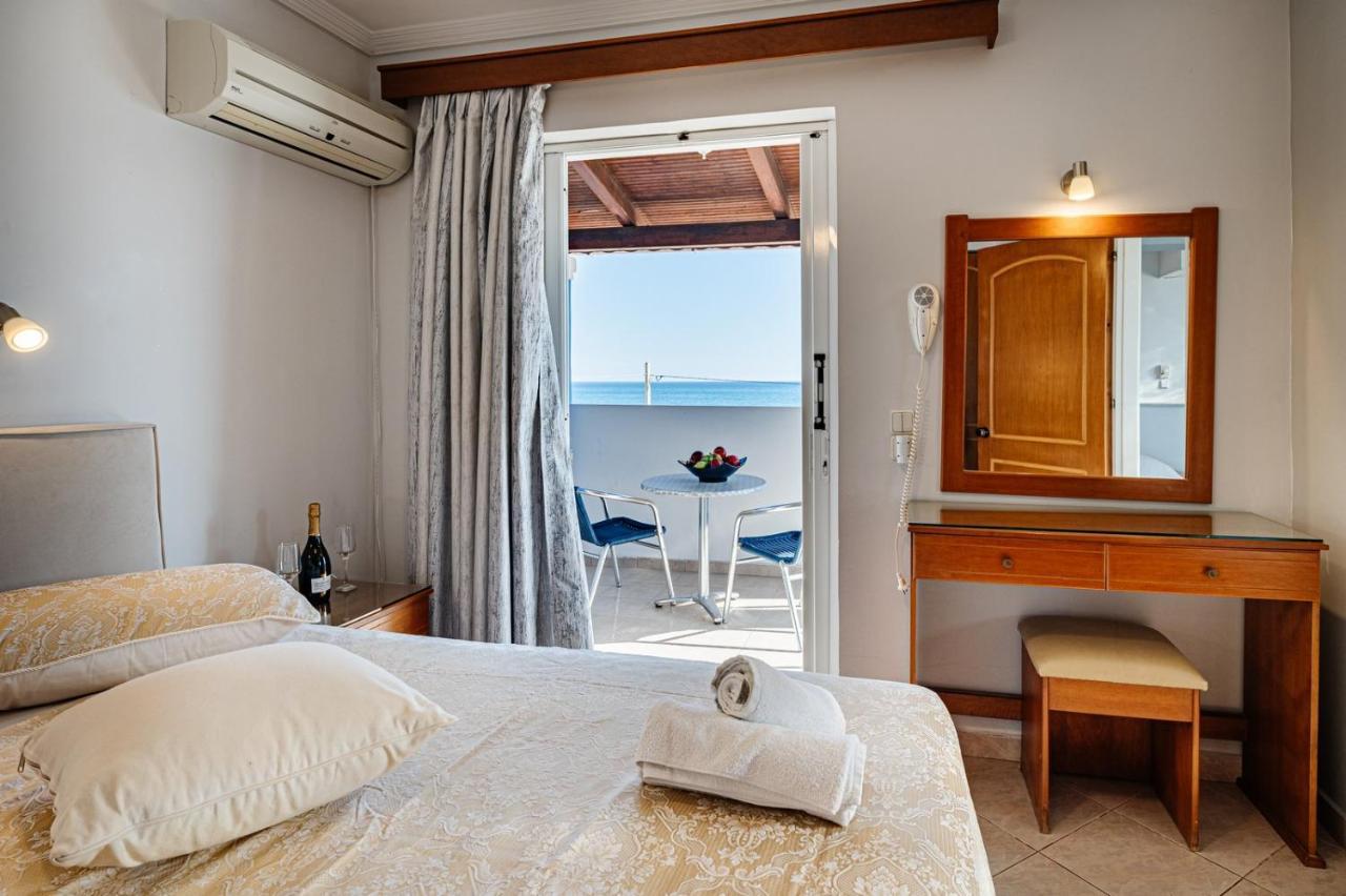 Aparthotel Bluewaves Laganas Esterno foto